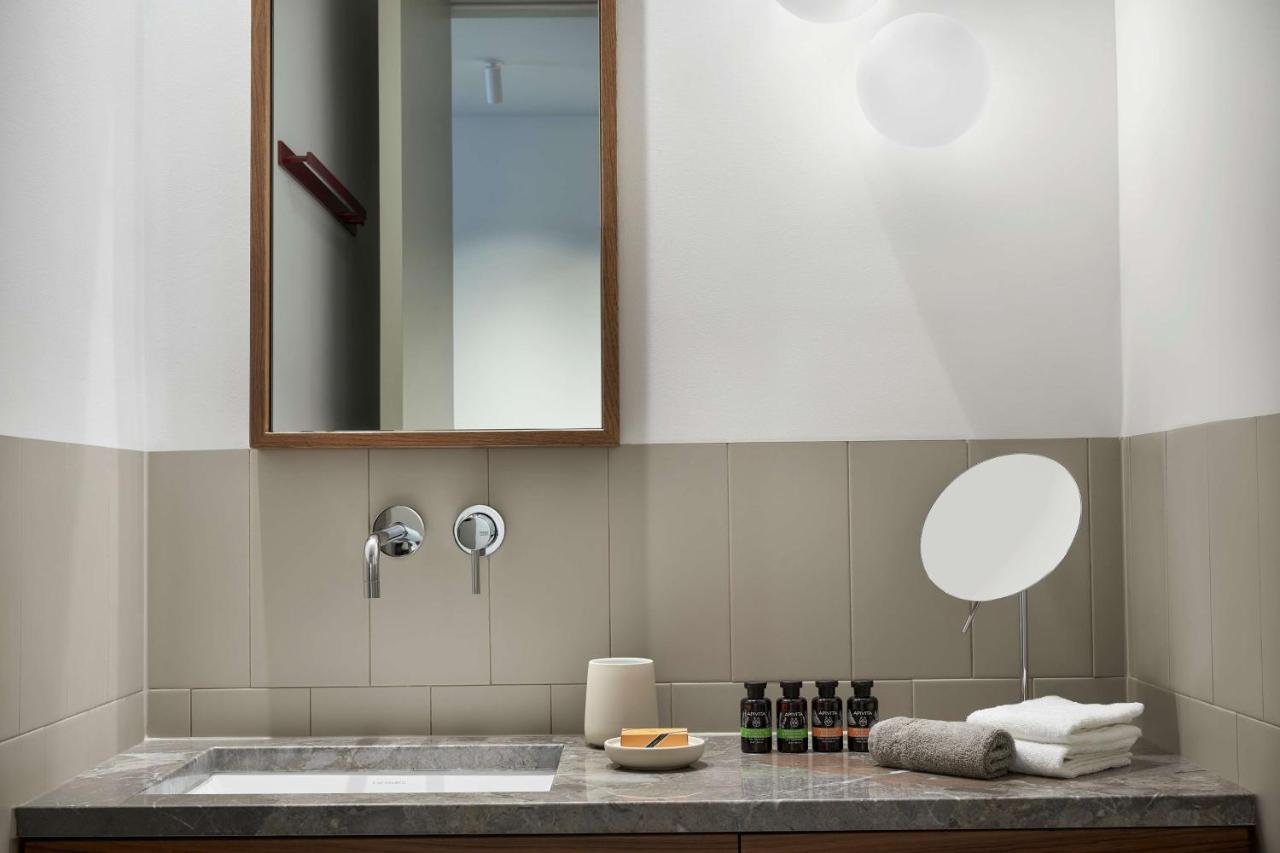 The Social Athens Hotel, A Member Of Radisson Individuals Экстерьер фото