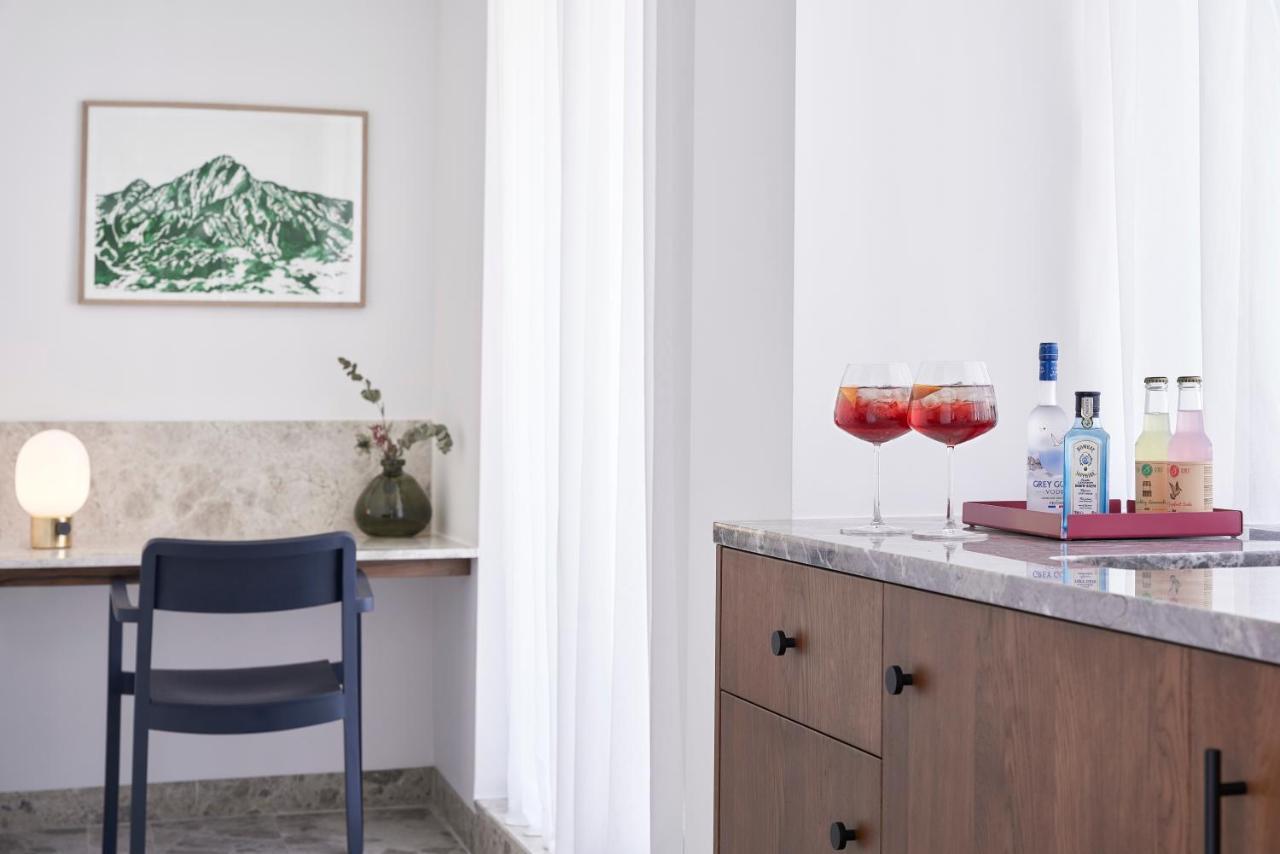The Social Athens Hotel, A Member Of Radisson Individuals Экстерьер фото
