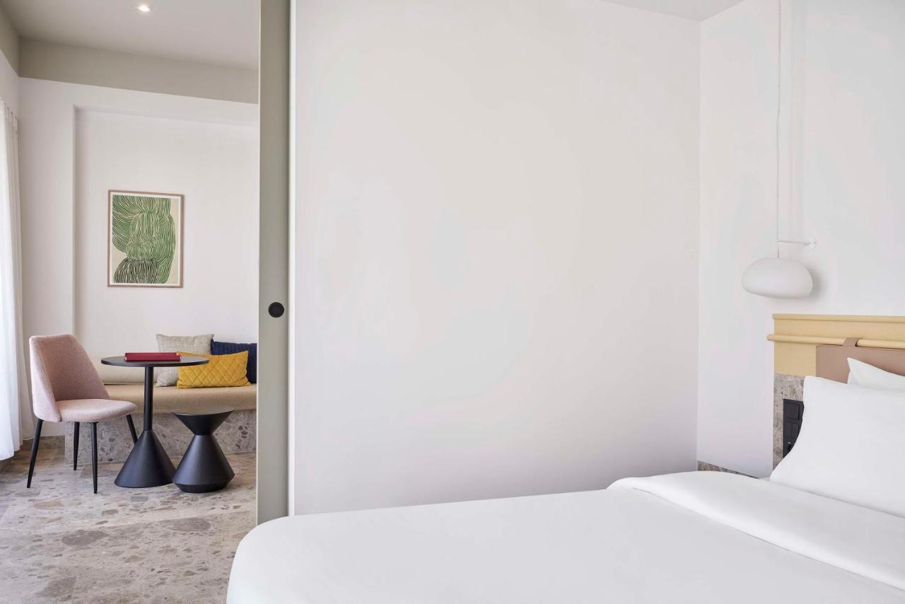 The Social Athens Hotel, A Member Of Radisson Individuals Экстерьер фото